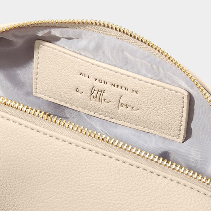 Toalettmappe ALL YOU NEED IS A LITTLE LOVE offwhite Katie Loxton