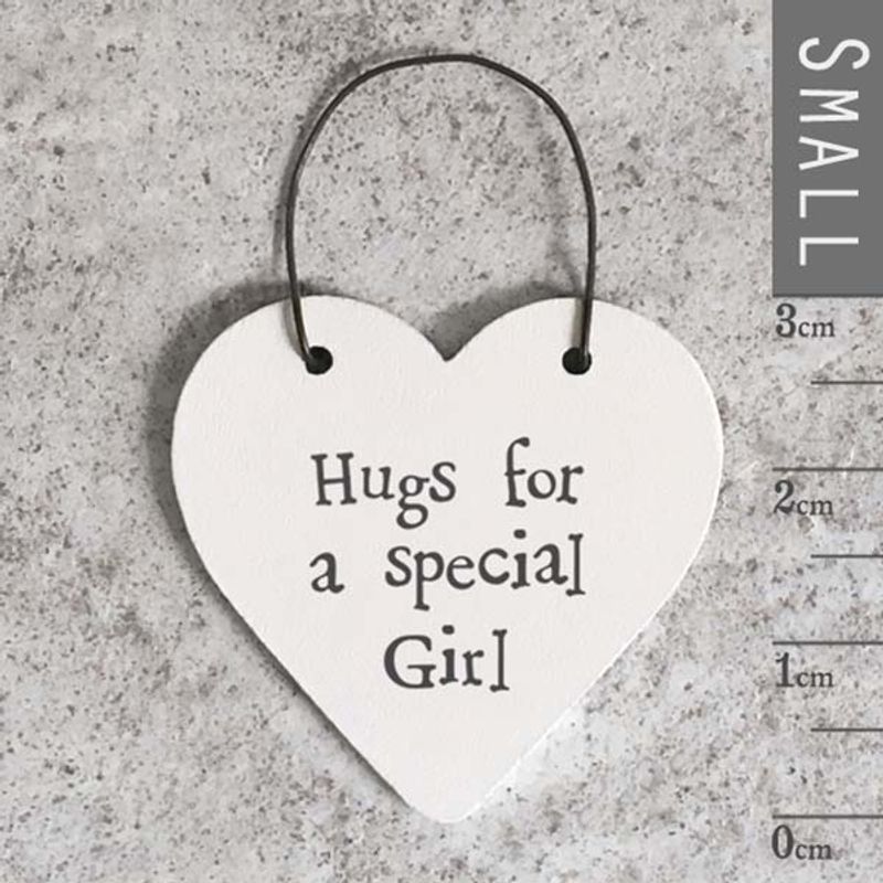 Mini skilt hjerte Hugs for a special Girl East of India 