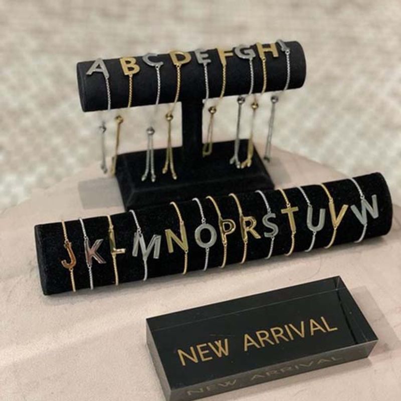 Armbånd bokstav R gull Ioaku