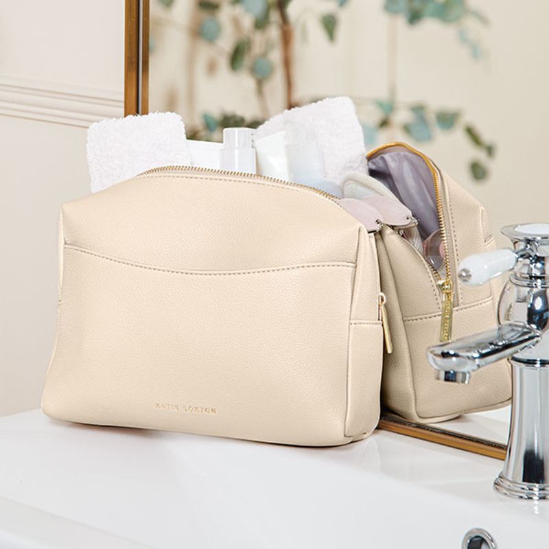 Toalettmappe ALL YOU NEED IS A LITTLE LOVE offwhite Katie Loxton